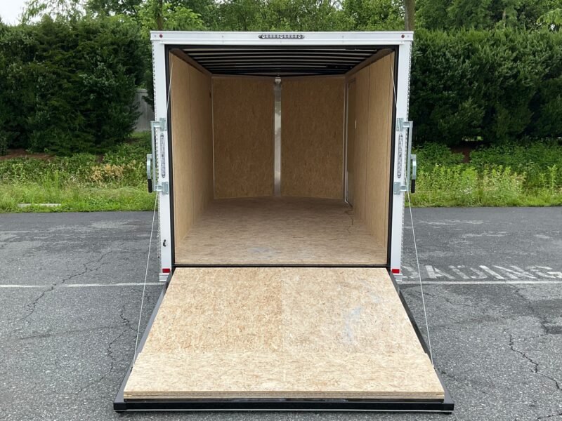 Geschlossener Anhänger (Bauwagen kaufen günstig)