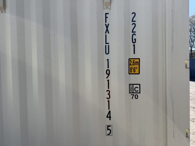 20′ x 8′ x 8.5′ Shipping Container