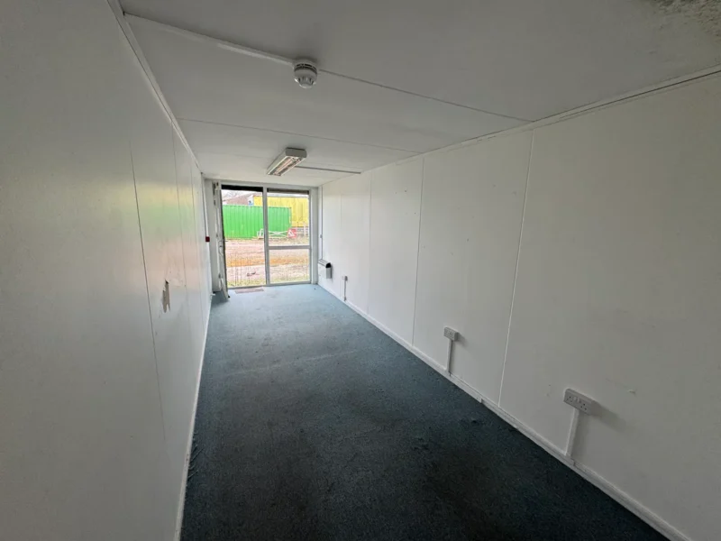 Containerbüro mit WC & Duschraum